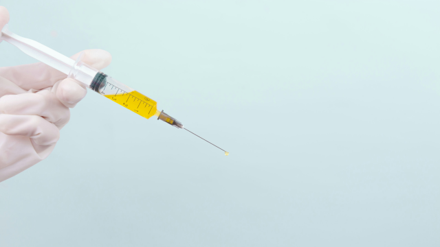 美國(guó)疾控系統(tǒng)高層集體出走！特朗普的“疫苗戰(zhàn)”如何影響美國(guó)公共衛(wèi)生政策？